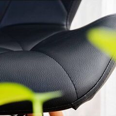 Ghế Radar chân gỗ đan màu đen