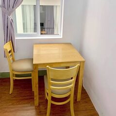 Bộ bàn ghế ăn Ulsan mặt vuông