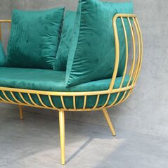 Ghế sofa băng Gaia khung thép