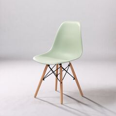 Ghế café Eames chân gỗ