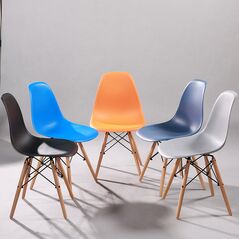 Ghế café Eames chân gỗ