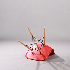 Ghế café Eames chân gỗ