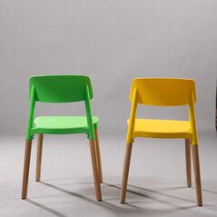 Ghế tựa Hamor lưng nhựa chân gỗ