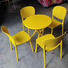 Bàn café X-ter nhựa PP đúc