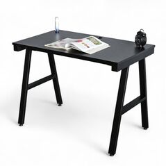 Bàn làm việc Rec-A chân thép hộp