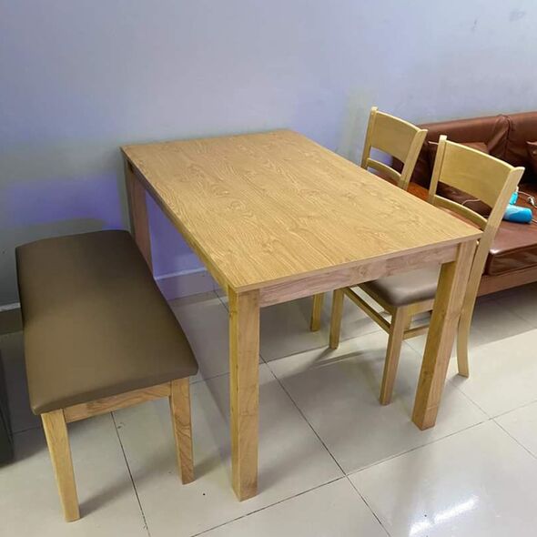 Bộ bàn ăn ghế băng 4 chỗ Ulsan