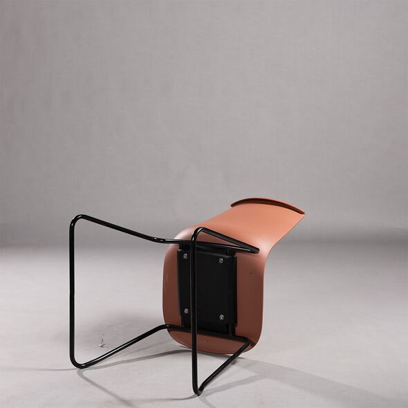 Ghế tựa Amelie 02 lưng nhựa chân thép