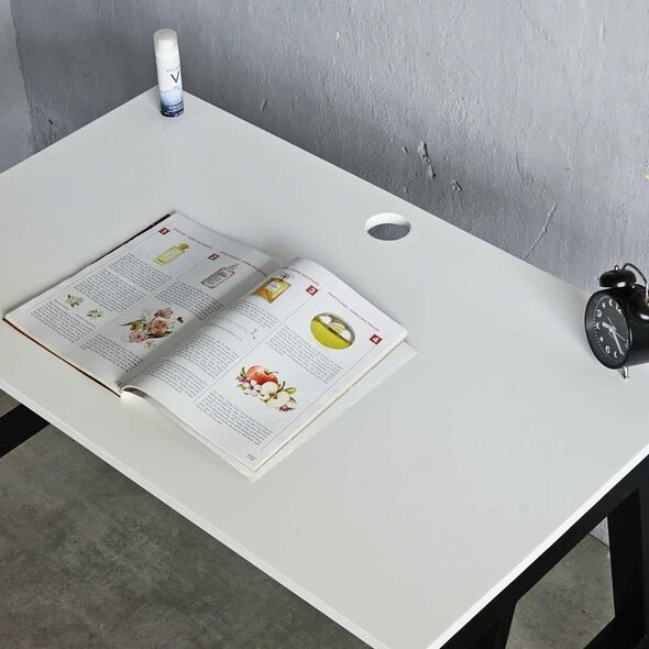 Bàn làm việc Rec-A chân thép hộp